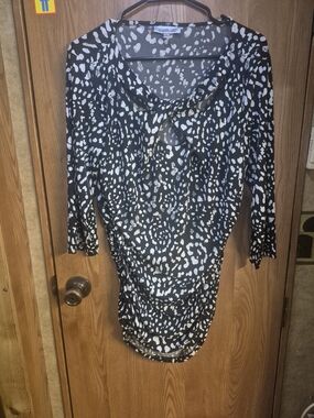 Jennifer Lopez Black and White Animal-Print Tie-Neck Blouse.   Box 46L